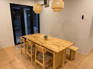 3 mins walking to East Coast Mall at JW Plus Roomstay