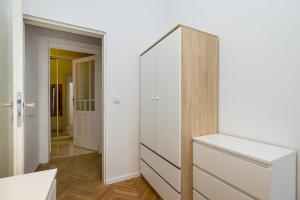 Mokotowska ROOMs in shared Apartment near Plac Konstytucji SuperApart