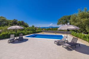 Villa MARIS with private pool