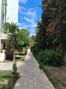Comfortable Apartment Near Beach & Marina