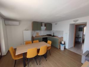 Sea view apartment with terrace near the beach