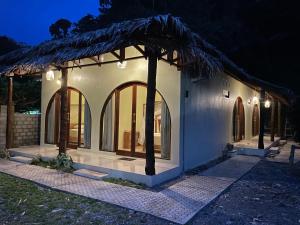Ginos Jungle Lodge - Restaurant & Jungle Trekking