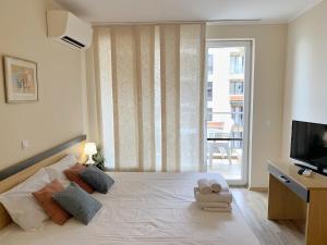 Beachfront Obzor Sea View & 5 Swimming Pools