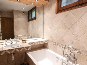 Chalet typique à Chamonix avec parking et wifi, proche centre et pistes - FR-1-343-182