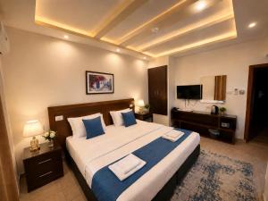 Sky Royal Hotel