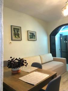 Mollys apartment 1