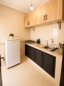 2BR Cozy Apartment-Parking Near Beach & TGV