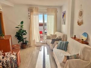 Terrace with Stunning View 5 Min to Beach