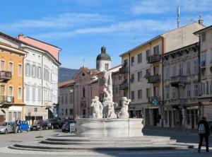 2 min Gorizia Centre - Design, Balcony and Wi-Fi
