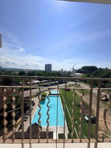 One Oasis 2 Bedroom Unit w Basement Parking 5Pax