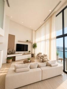 Penthouse 7 Seven Skies Collection