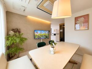 Newly opened, free parking, elevator, hotel bedding, 50-inch TV, Netflix, Yeonsinnae station Lines 3,6,GTX-A