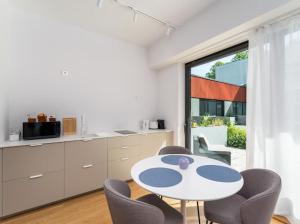 Flat in Pärnu, Esplanaadi street Studio & Kitchen