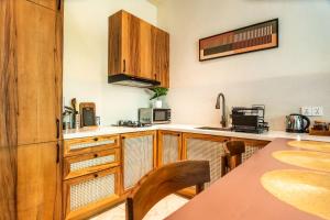 Sunny Cuddles 2BR in Prime Canggu Location