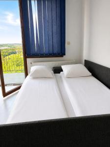 Cozy Studio Apartment with a Beautiful View - Close to Center
