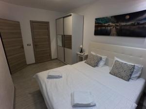 Mamaia Dream1 by CB SeaFront in Spa & Pools Resort