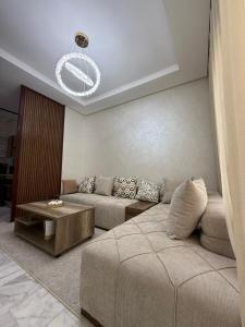 Stylish Studio with Pool, Near Beach Ocean Park Zenata City