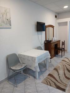 Eni Rooms 2