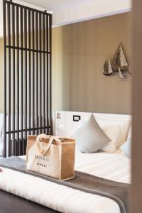 Monaco Suites Hotel