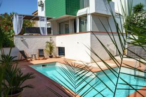 Le duplex de la Villa Morane - piscine privee