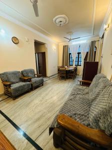 Star Guest House - Premium 3BHK Serviced Apartment
