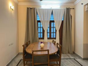 Star Guest House - Premium 3BHK Serviced Apartment