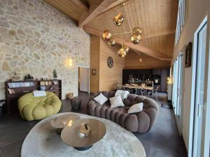 T4 GRAND STANDING, ROOF-TOP AVEC JACUZZI Centre station VALBERG