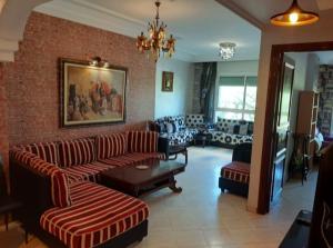 Feels like Home, Nice Apartment with Garden and sea view In city center Close to Beach, High-Speed WI-FI
