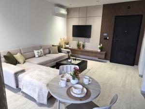 Luxury Apartments Chotrana, Soukra