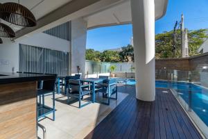 Cobertura Duplex em Condomínio com Piscina