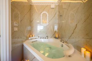 Aqua Roma Suite - Balnéo privée - Jardin vue mer