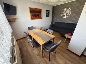 Apartament Dwie Sosny - 9 osobowy 600m od plaży