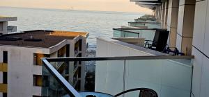 Infinity Pool Apartment - Beach Pool & Spa Resort