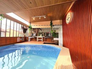Cozy House with Mini Pool, Billiard, Videoke, and Netflix