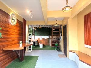 Cozy House with Mini Pool, Billiard, Videoke, and Netflix