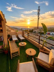 Banana Surf Camp - Yoga Vibe and Retreat Oceanfront
