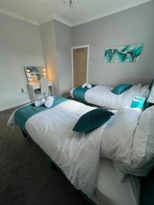 Victoria Place Entire home with contractors and families welcome