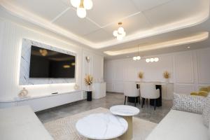 Sublime Appartement dArtiste Haut Standing - Vue Mer Magique & Face Gare TGV - Parking privé
