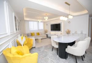 Sublime Appartement dArtiste Haut Standing - Vue Mer Magique & Face Gare TGV - Parking privé