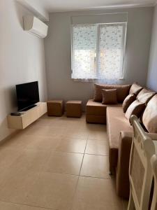 EG Beach Apartments 105B