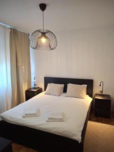 "Book Me" Apartment - Zagreb - Free Public Parking in Front