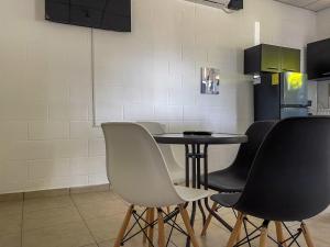 House 8 Min from El Tunco • Surf City