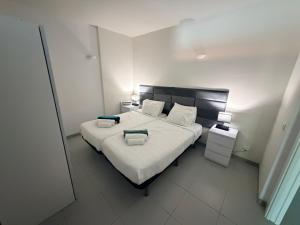 Refurbished 2 bed appt with Hot tub in Vilamoura