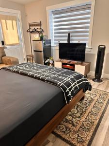 East Coast Cozy by Wastis-Easy Hwy, City & Airport Access plus Free Parking