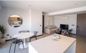 Elysian High Country - Premium Apartments With Pool & Rooftop