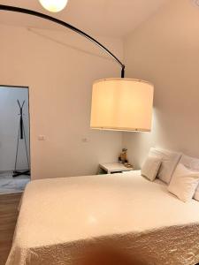 Room with a bathroom, 5-6 Min from train station