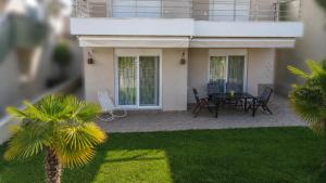 Lagonisi Apartment