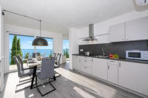 Rustichel Fantastic Lake View - Happy Rentals