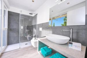 Rustichel Fantastic Lake View - Happy Rentals