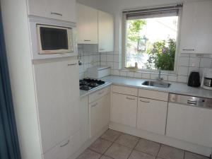 Bungalow in Breskens near Beach & Lighthouse
